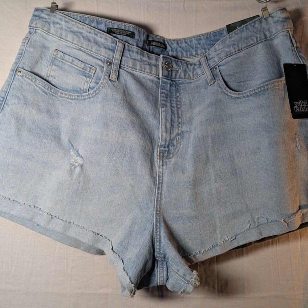 NWT wild fable Juniors Distressed Denim Shorts size 17